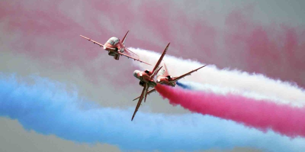 IMGP3860-Gilze10-Red-Arrows-breaking